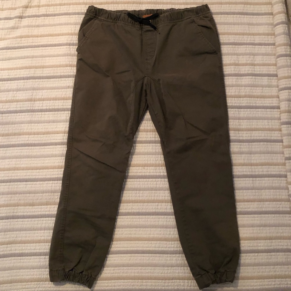 SOLD! Men’s Red Camel Green Cargo Pants, Size XL